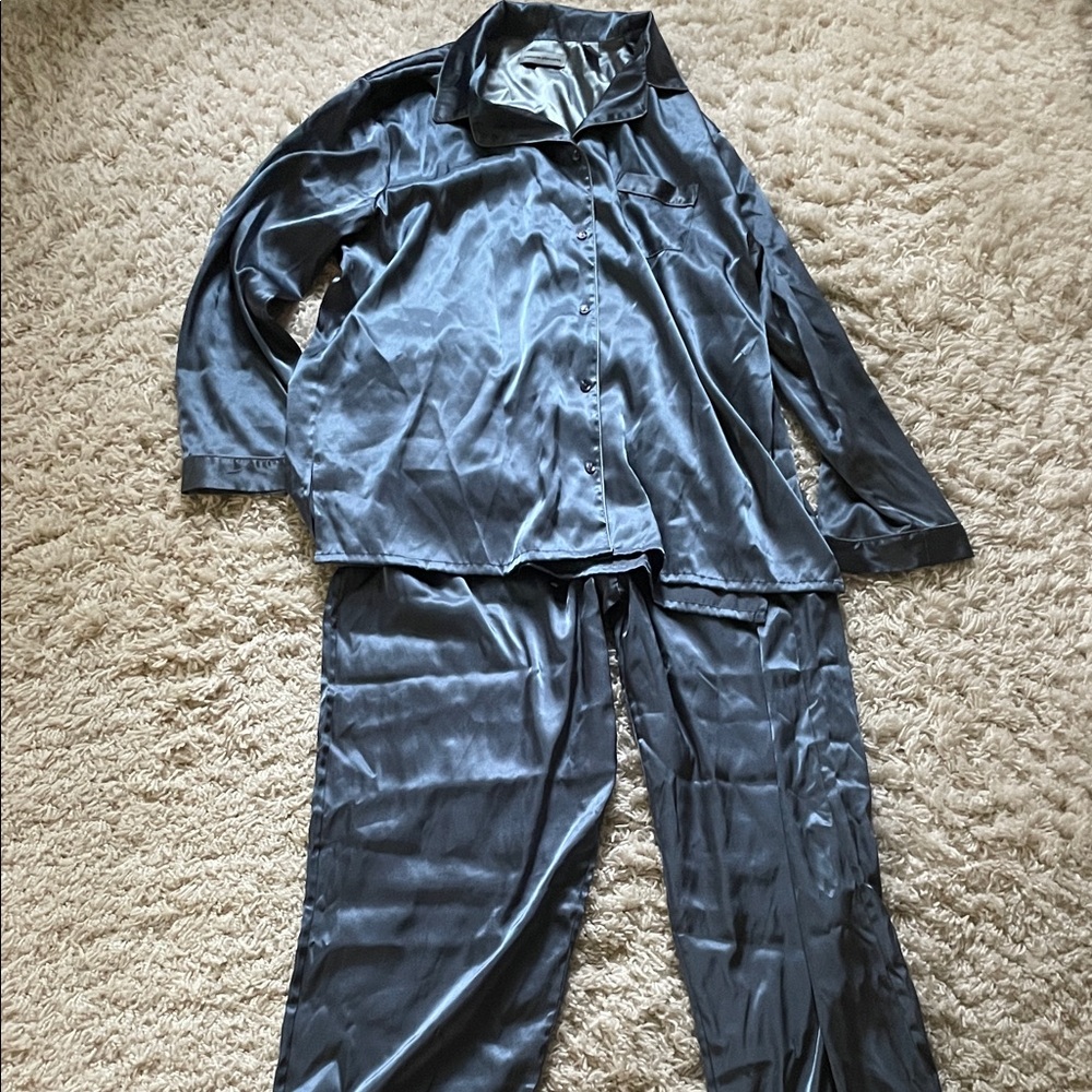 Valerie Stevens Women's Silky Gray Pajama Set
